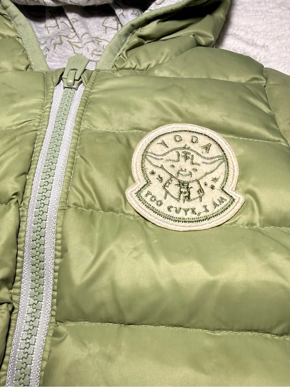 Baby Gap -Yoda - Star Wars Puffer Hooded Jacket green olive- Sz 6-12 months